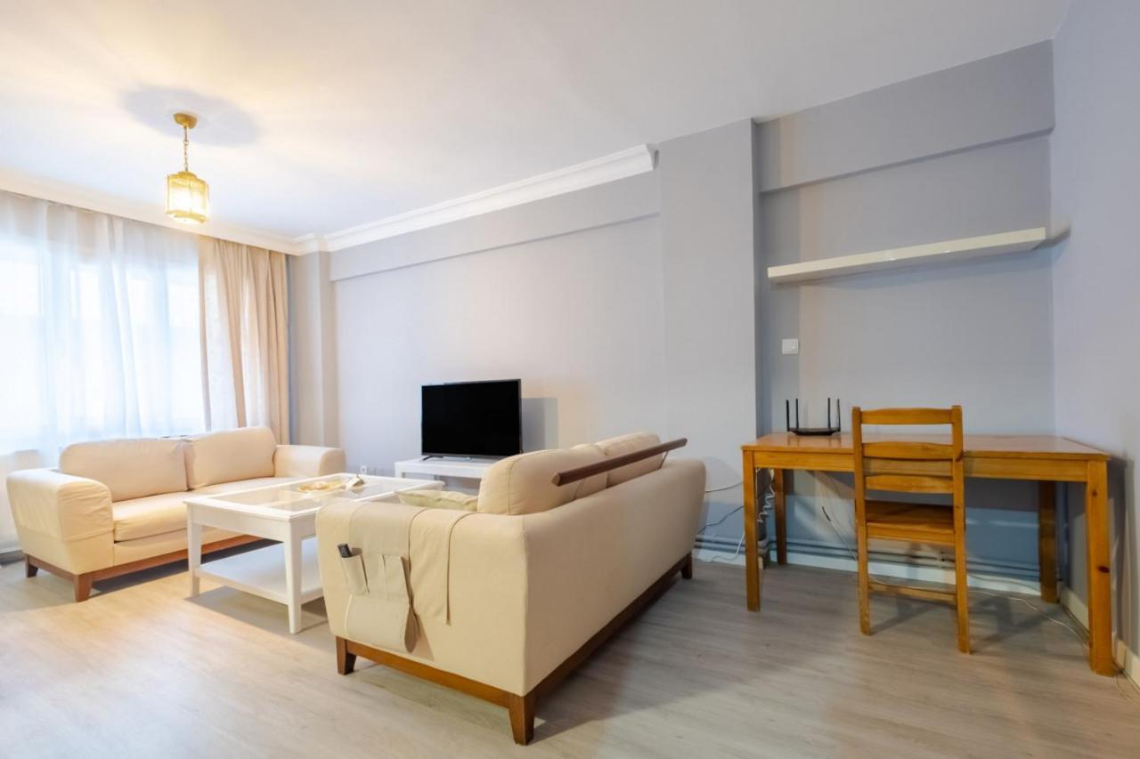 Flat 800 M To Cevahir Mall In Sisli * Istanboel